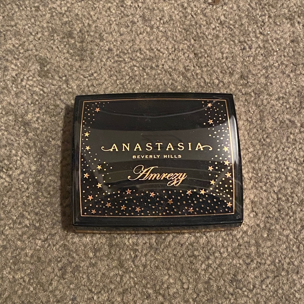 Anastasia Beverly Hills Limited Edition Amrezy Highlighter